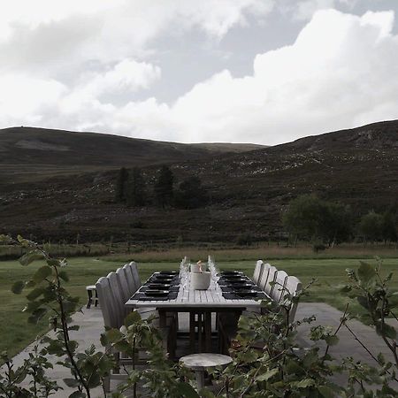 Huswell - Gairnshiel Lodge - Unique & Exclusive Lodge Next To The Castle Ballater Extérieur photo