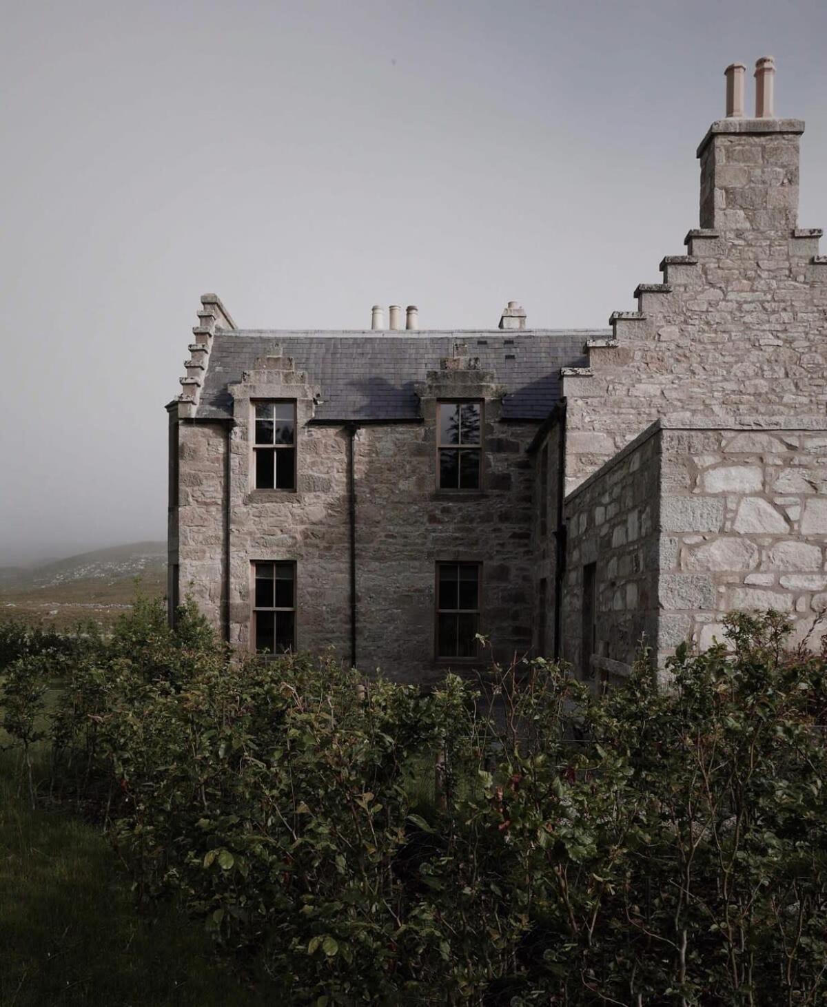 Huswell - Gairnshiel Lodge - Unique & Exclusive Lodge Next To The Castle Ballater Extérieur photo