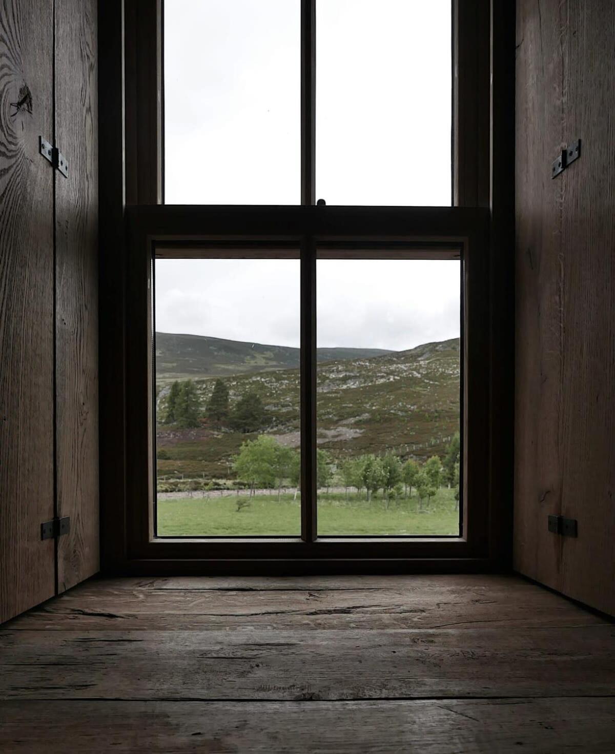 Huswell - Gairnshiel Lodge - Unique & Exclusive Lodge Next To The Castle Ballater Extérieur photo
